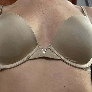 Tan VS bra